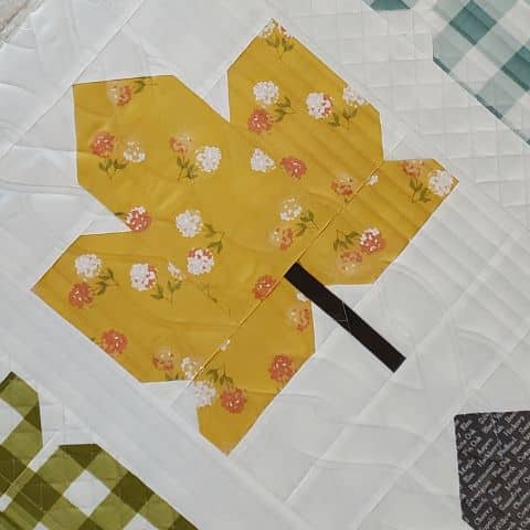 Fall Leaves quilt blocks on a longarm Cable Knit E2E